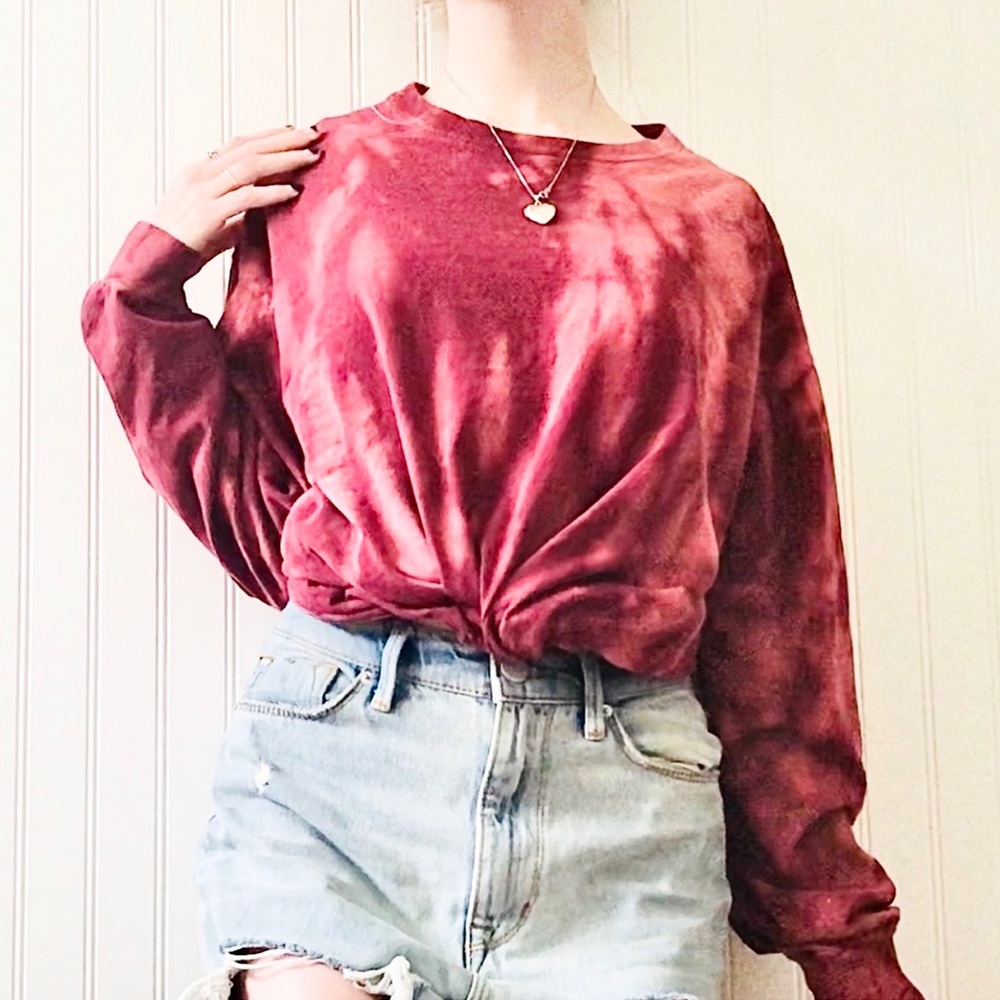 UPCYCLED Bleach Tie-Dye Long Sleeved T-Shirt ✁